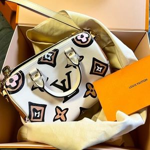 Louis Vuitton Speedy Bandouliere 25 wild at heart collection